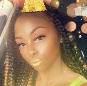 Meet your Posher, Sherika